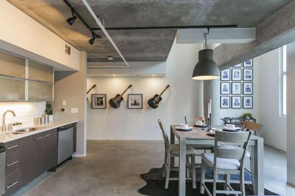 Luxe + Modern Johnny Cash Inspired Executive Condo Nashville Ngoại thất bức ảnh