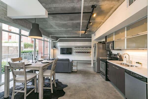 Luxe + Modern Johnny Cash Inspired Executive Condo Nashville Ngoại thất bức ảnh