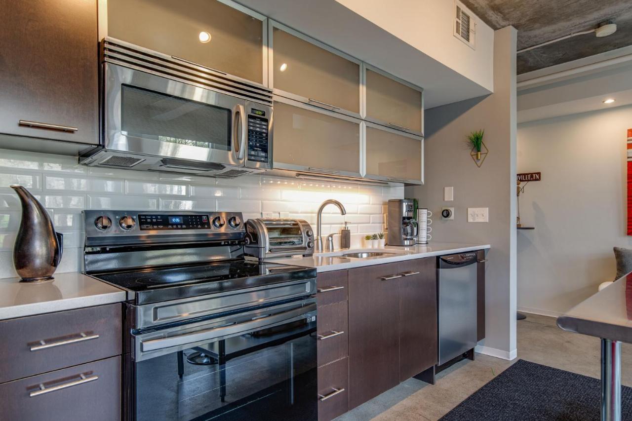 Luxe + Modern Johnny Cash Inspired Executive Condo Nashville Ngoại thất bức ảnh