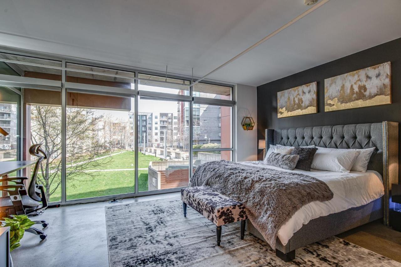 Luxe + Modern Johnny Cash Inspired Executive Condo Nashville Ngoại thất bức ảnh
